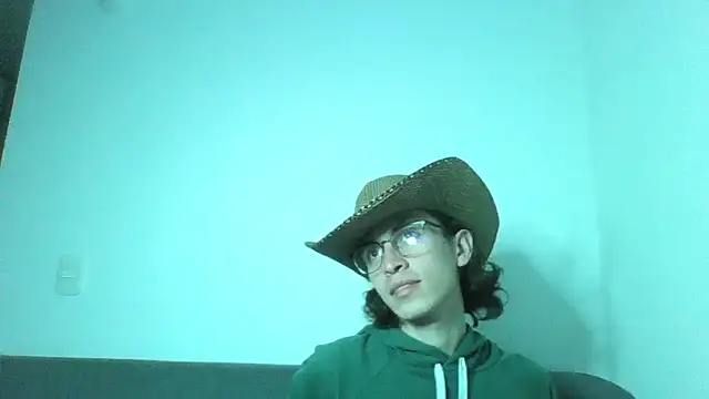 Show modela Nox_guy_next_door na web-kameri