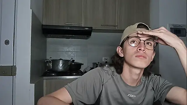 Nox_guy_next_door webkamerás műsora