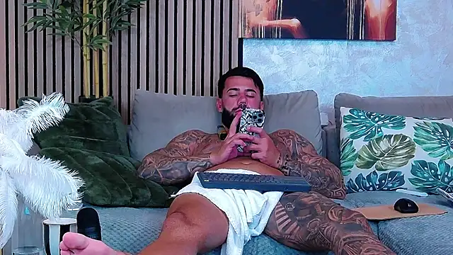 masterkingofmusclee Show Webcam
