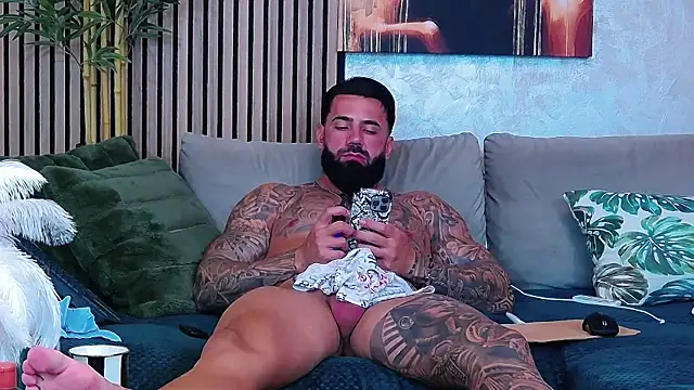 masterkingofmusclee Adlı Modelin Canlı XXX Sohbeti