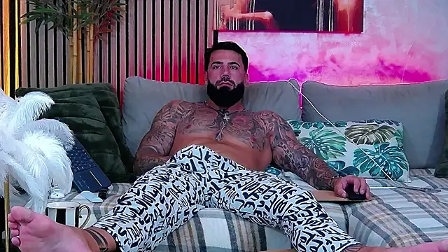 masterkingofmusclee Webcamshow