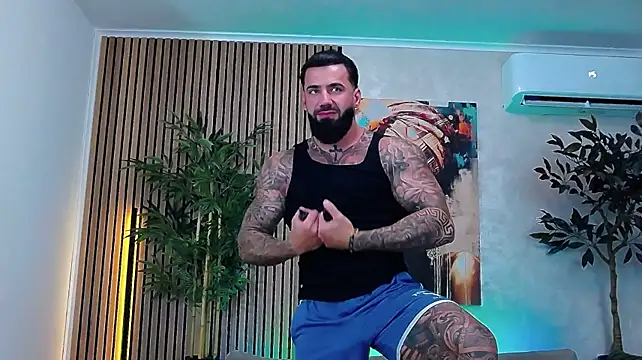 masterkingofmusclee Adlı Modelin Web Kamerası Şovu