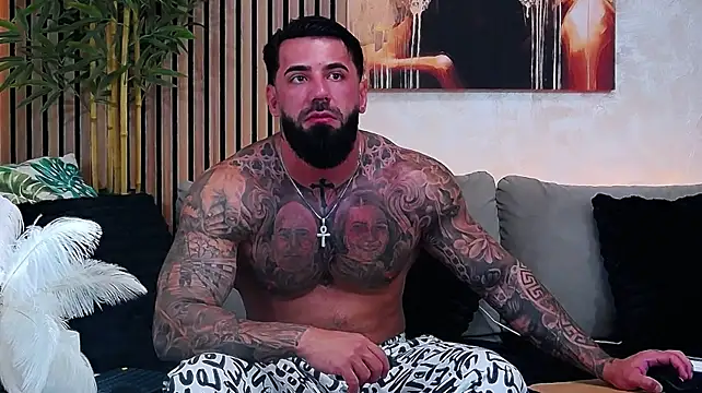 masterkingofmusclee Adlı Modelin Web Kamerası Şovu