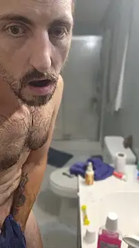 Bi_curious86 のウェブカメラショー