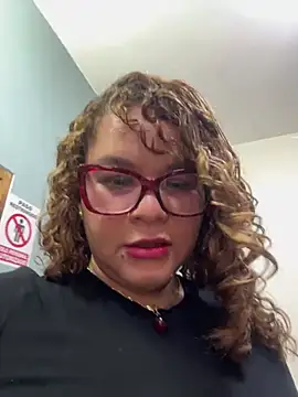 צ'אט XXX בשידור חי של ROSALIASSHOP