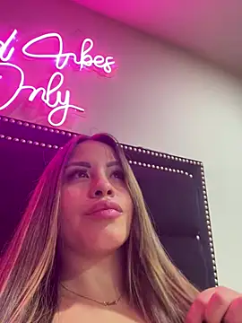 sexyyykloee's Live XXX Chat