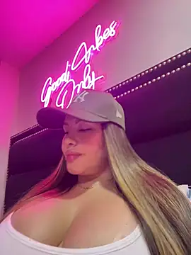 sexyyykloee Show in webcam