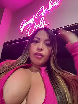 Chat +18 de sexyyykloee ao vivo