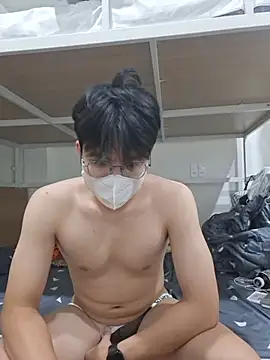 Gwencloudy's Webcam Show