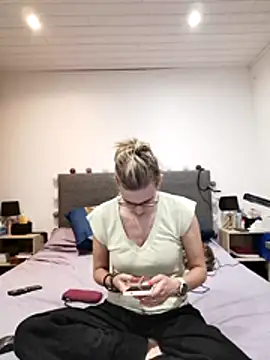 Chat +18 de Madame_Callie ao vivo
