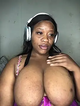 Chat +18 de BigJugsCandyxx ao vivo