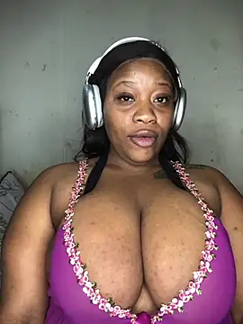 BigJugsCandyxx XXX чат на живо