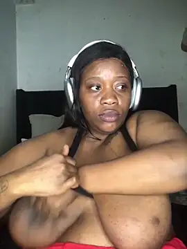 BigJugsCandyxx's Live XXX Chat