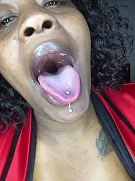 הופעת וובקאם של BigJugsCandyxx