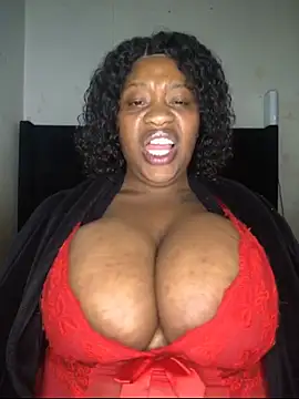 Chat XXX ao vivo de BigJugsCandyxx