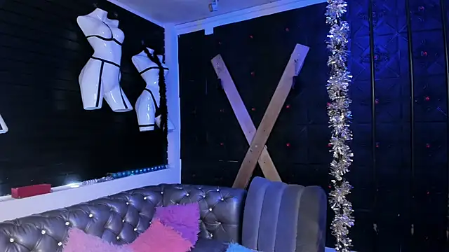 TeennNaugthy18's Webcam Show