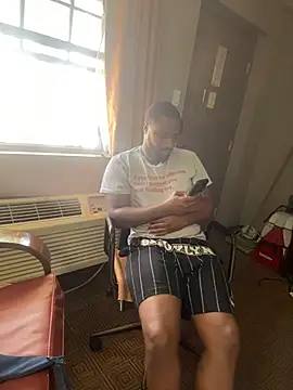 Stressreliever82 Show in webcam