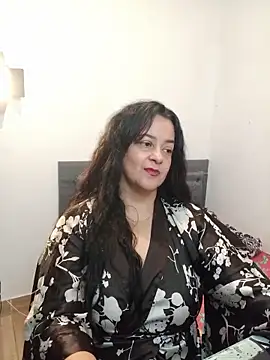 Chat +18 de lucia_vonne_ ao vivo