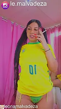 Show de leonasafira na webcam
