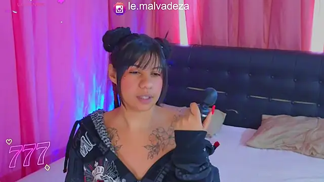Show de LeonaMalvadeza na webcam