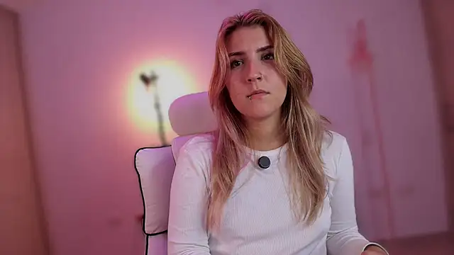 צ'אט XXX בשידור חי של Dakotaa_