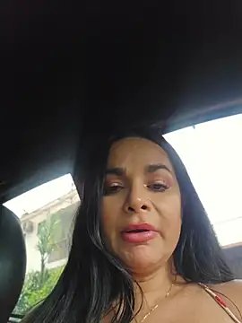 Show modela CataleyaRusso na web-kameri