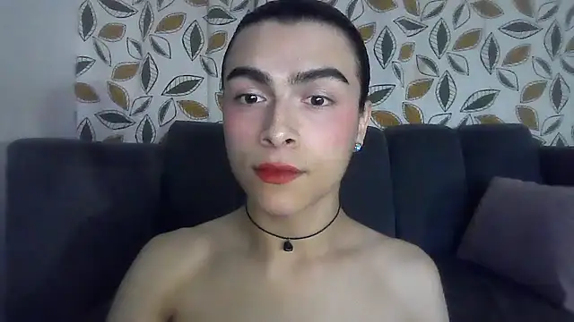 Show modela valendoll na web-kameri