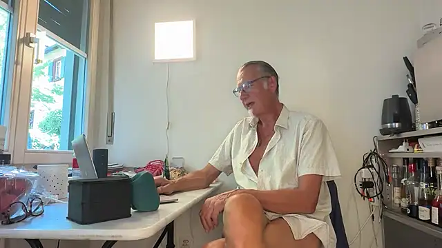 ClaraMigger@xh Show Webcam