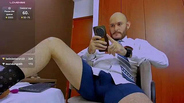 Show modela jeanpiere_ na web-kameri
