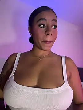 Chat +18 de charlotteeruss ao vivo