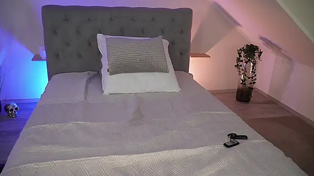 hotmilfbitch Live chatroom