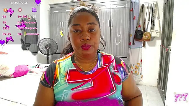 Chat XXX ao vivo de thickebonymilfF