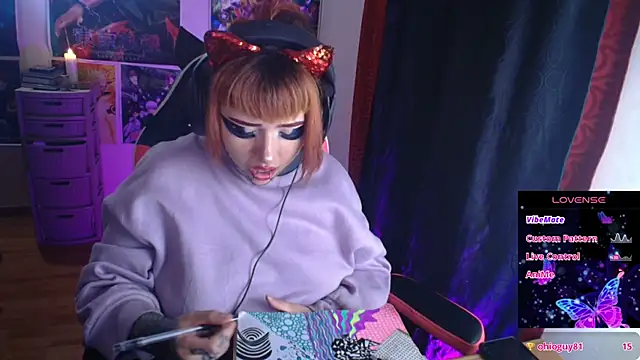 linda_mort Show in webcam