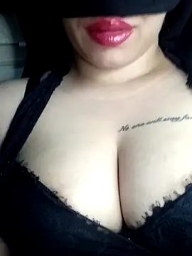 Zouzou_sexy Webcamshow
