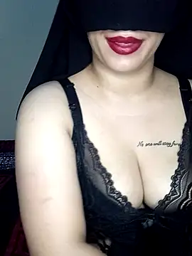 Zouzou_sexy Adlı Modelin Web Kamerası Şovu