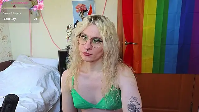 Pokazy przed kamerką – Lori_Myaf
