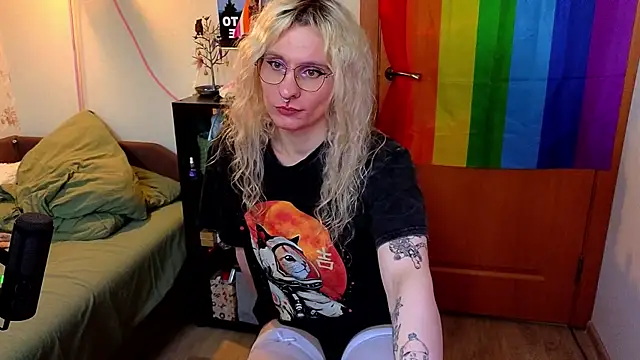 Lori_Myaf: διαδικτυακό σόου στην κάμερα