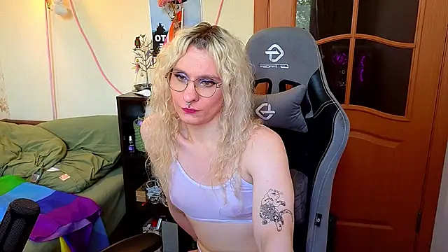 Show modela Lori_Myaf na web-kameri