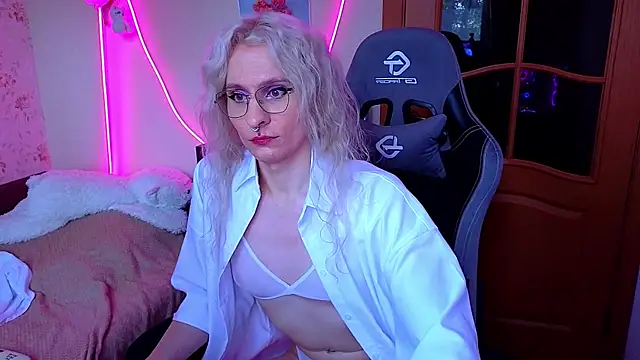 Show modela Lori_Myaf na web-kameri