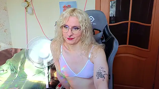 Lori_Myaf's Webcam Show
