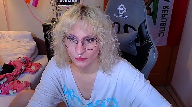 Lori_Myafn Webbikameraesitys