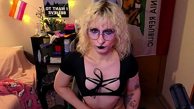Pokazy przed kamerką – Lori_Myaf