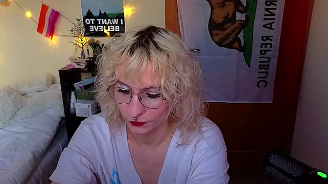 Show modela Lori_Myaf na web-kameri