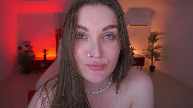 Chat +18 de EmmyCharmm ao vivo