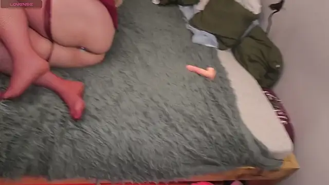 LoveInAllHoles Webcam show