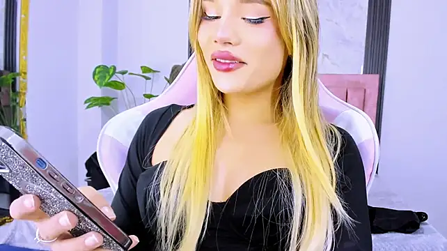 Keendall__ Adlı Modelin Web Kamerası Şovu