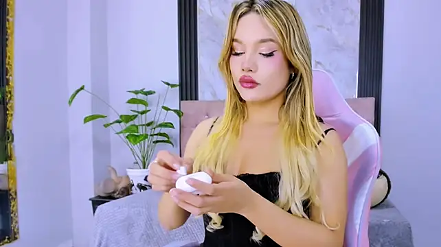 Keendall__'s Webcam Show
