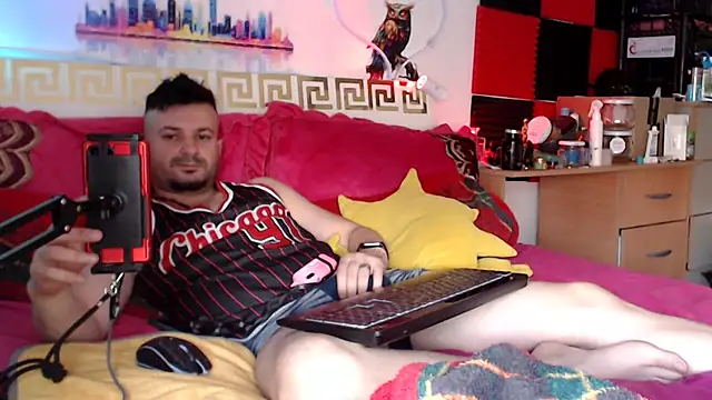 Hugec0ck007 Webcam Show
