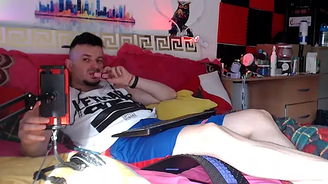 Hugec0ck007 Show Webcam