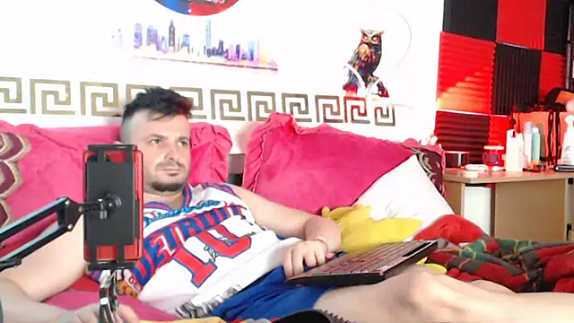 Hugec0ck007 Webcam-Show